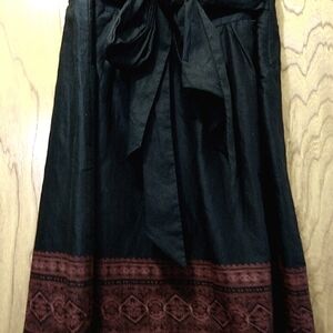 NWT The Limited Black Cotton Full Skirt with cranberry border